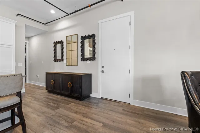 $279,900 | 210 Mulberry Street, Jeffersonville, IN 47130