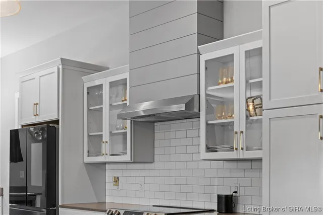 $279,900 | 210 Mulberry Street, Jeffersonville, IN 47130