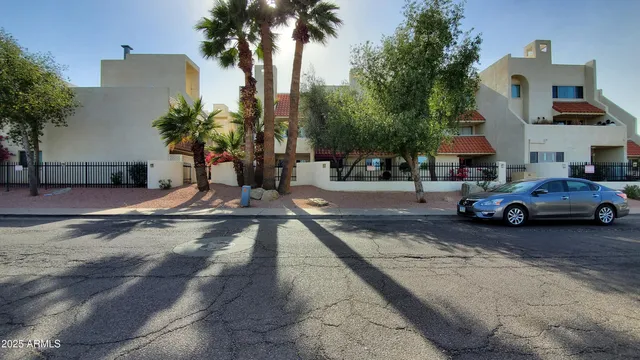 $2,700 | 4330 North 5th Avenue, Unit 209, Phoenix, AZ 85013