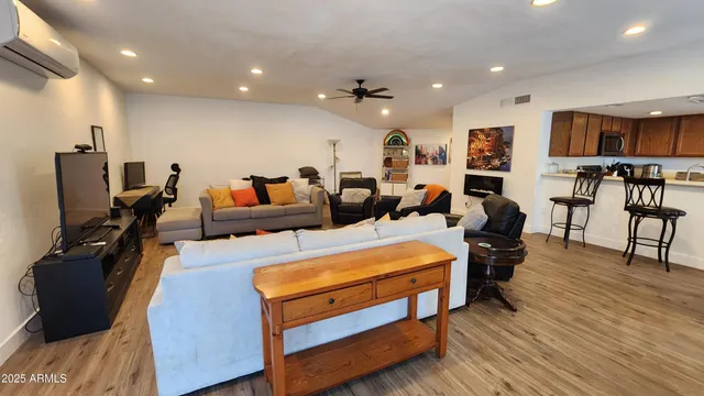 $2,700 | 4330 North 5th Avenue, Unit 209, Phoenix, AZ 85013