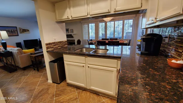 $2,700 | 4330 North 5th Avenue, Unit 209, Phoenix, AZ 85013