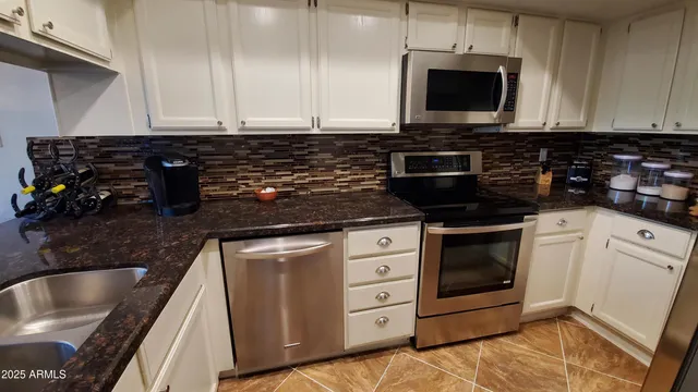 $2,700 | 4330 North 5th Avenue, Unit 209, Phoenix, AZ 85013