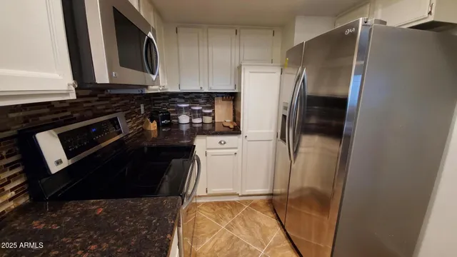 $2,700 | 4330 North 5th Avenue, Unit 209, Phoenix, AZ 85013