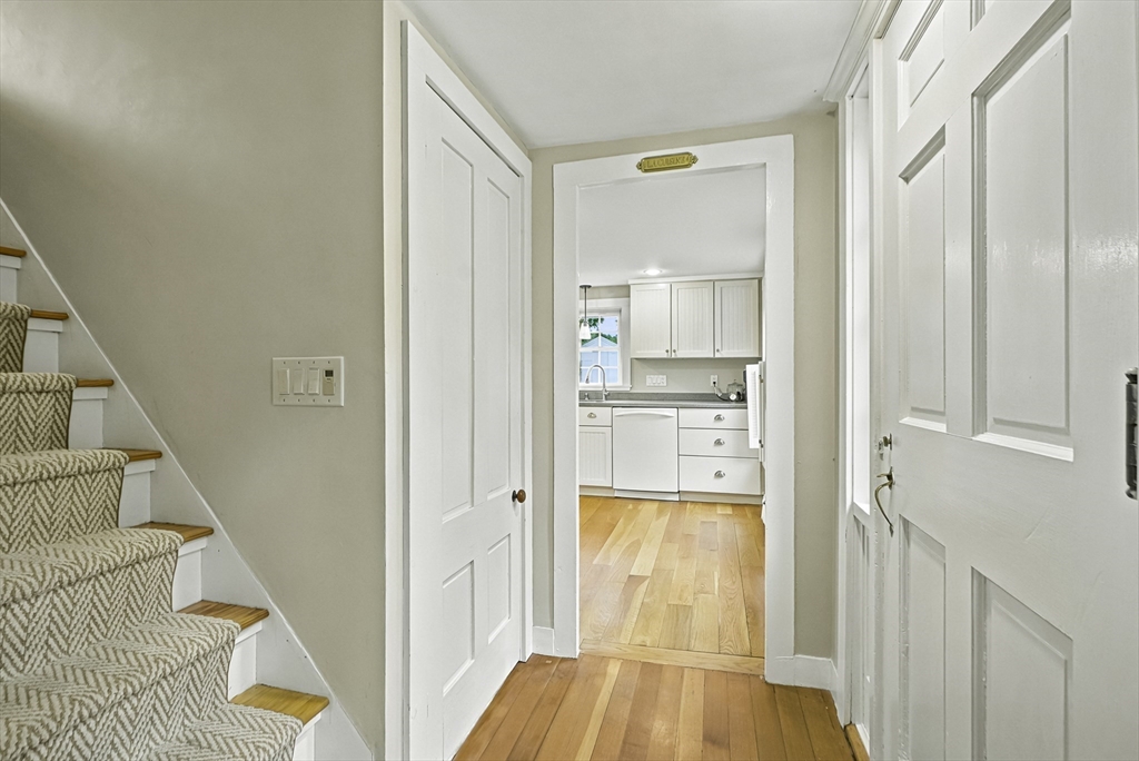 149 Glenview Street Upton, MA 01568 - Photo 5 of 42