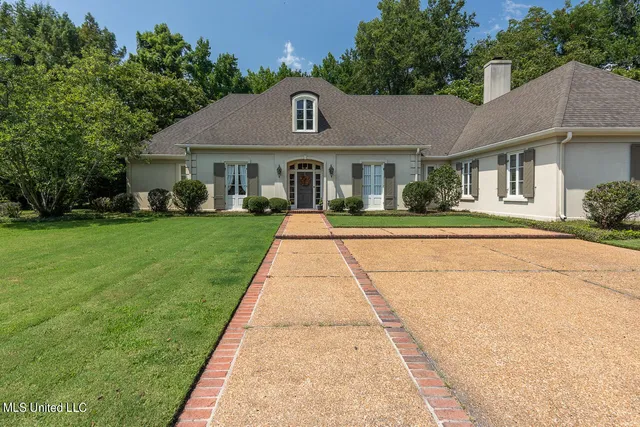 $495,000 | 9 Oak Knoll Drive, Clarksdale, MS 38614