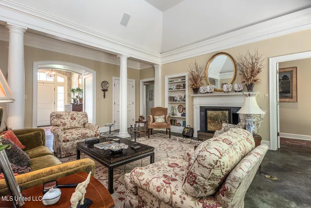 $495,000 | 9 Oak Knoll Drive, Clarksdale, MS 38614