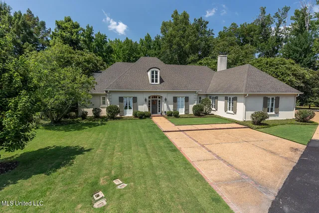 $495,000 | 9 Oak Knoll Drive, Clarksdale, MS 38614
