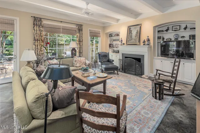 $495,000 | 9 Oak Knoll Drive, Clarksdale, MS 38614