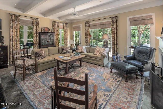 $495,000 | 9 Oak Knoll Drive, Clarksdale, MS 38614