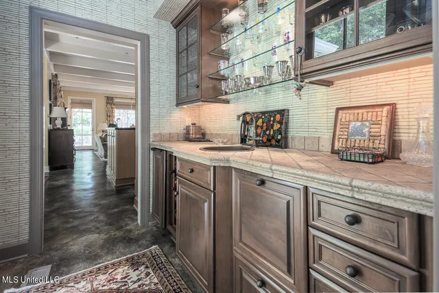 $495,000 | 9 Oak Knoll Drive, Clarksdale, MS 38614