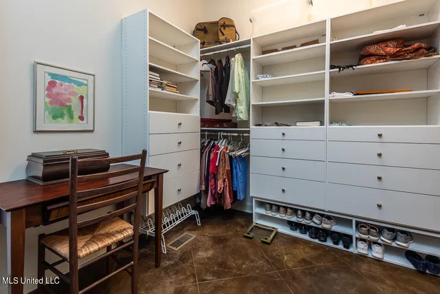 $495,000 | 9 Oak Knoll Drive, Clarksdale, MS 38614