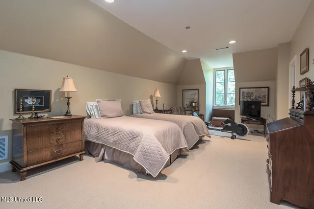 $495,000 | 9 Oak Knoll Drive, Clarksdale, MS 38614