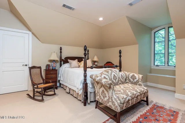 $495,000 | 9 Oak Knoll Drive, Clarksdale, MS 38614