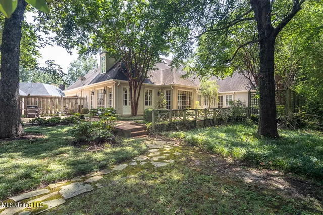 $495,000 | 9 Oak Knoll Drive, Clarksdale, MS 38614