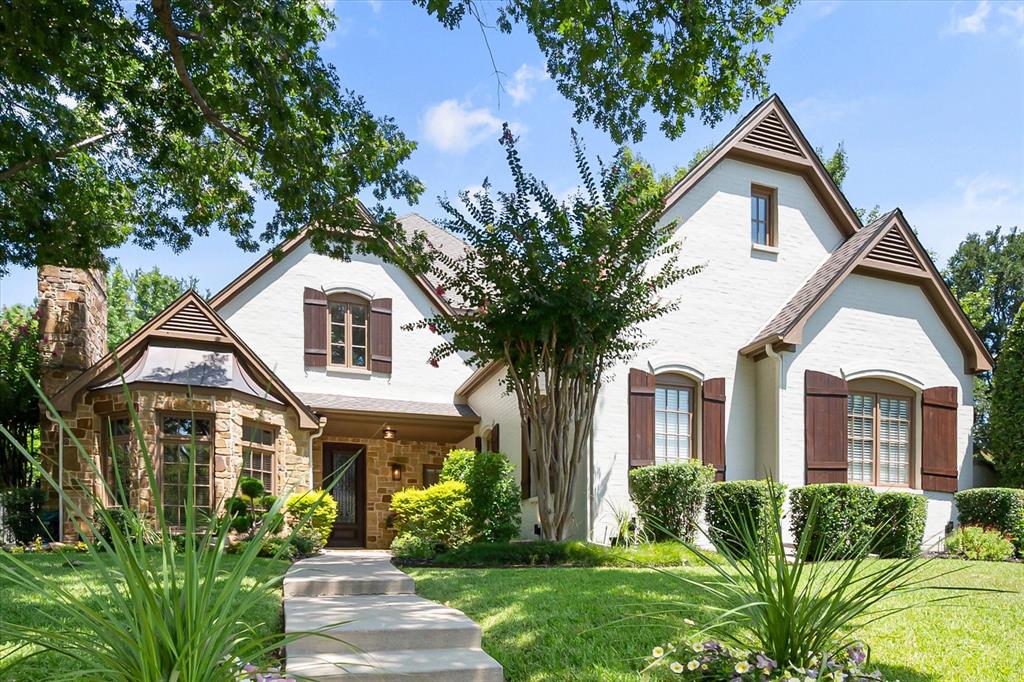 2111 Castle View Road Mansfield, TX 76063 - Photo 2 of 39 Gallery Image 2