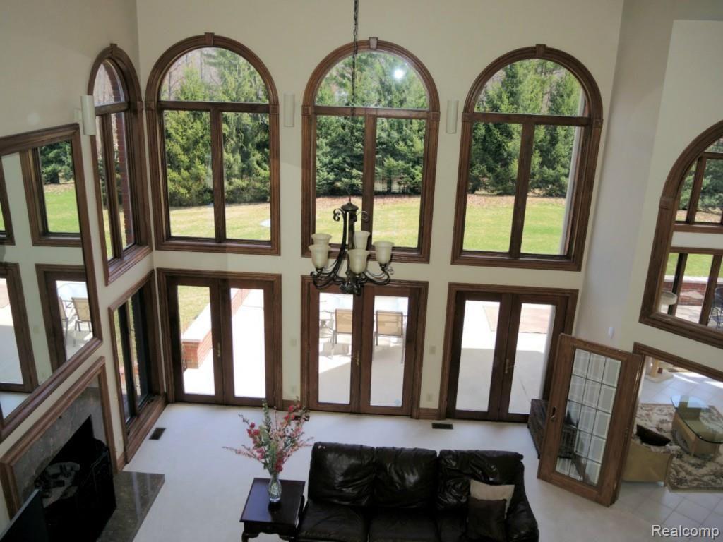5405 Abbey Drive Rochester, MI 48306 - Photo 43 of 94 GreatRoom (3) (Large).jpg