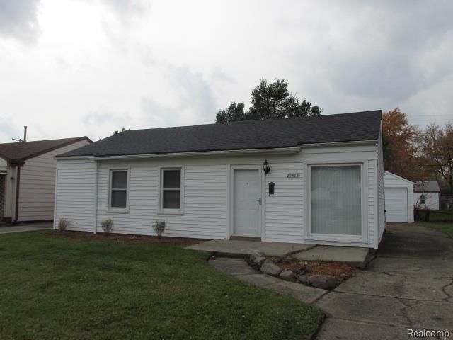 25815 Hayes Road Warren, MI 48089 - Photo 2 of 21 IMG_1285.jpg