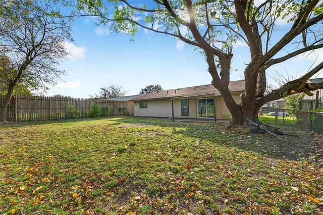 $1,495 | 401 Utah Street, Sherman, TX 75090