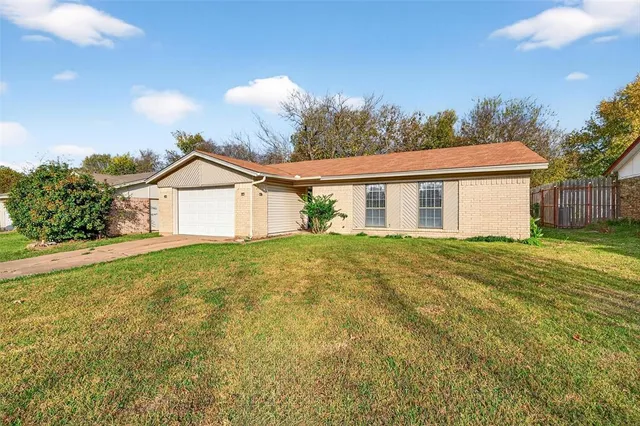 $1,495 | 401 Utah Street, Sherman, TX 75090