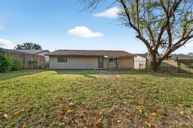 $1,495 | 401 Utah Street, Sherman, TX 75090