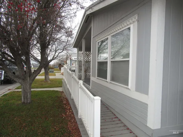 $125,000 | 910 Moon Glo Avenue, Unit 8, Buhl, ID 83316