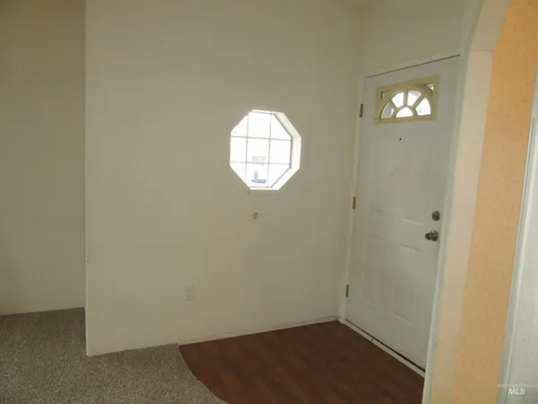 $125,000 | 910 Moon Glo Avenue, Unit 8, Buhl, ID 83316
