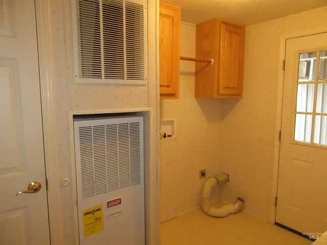 $137,500 | 910 Moon Glo Avenue, Unit 8, Buhl, ID 83316