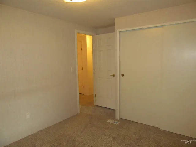 $137,500 | 910 Moon Glo Avenue, Unit 8, Buhl, ID 83316