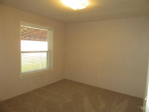 $125,000 | 910 Moon Glo Avenue, Unit 8, Buhl, ID 83316