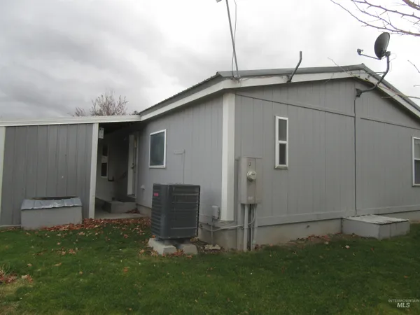 $125,000 | 910 Moon Glo Avenue, Unit 8, Buhl, ID 83316