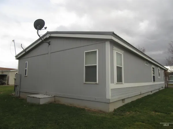 $125,000 | 910 Moon Glo Avenue, Unit 8, Buhl, ID 83316