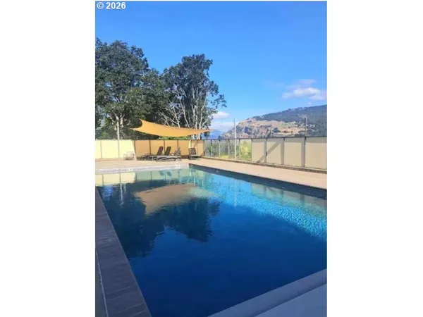 $585,000 | 14 Mosier Creek Place, Mosier, OR 97040