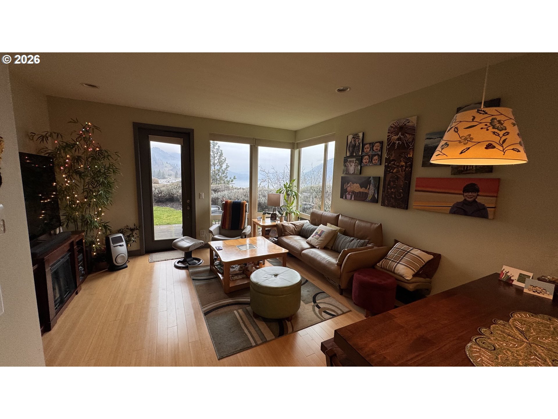 14 Mosier Creek Place Mosier, OR 97040 - Photo 3 of 19 a living room with furniture and a large window