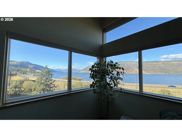 $595,000 | 14 Mosier Creek Place, Mosier, OR 97040