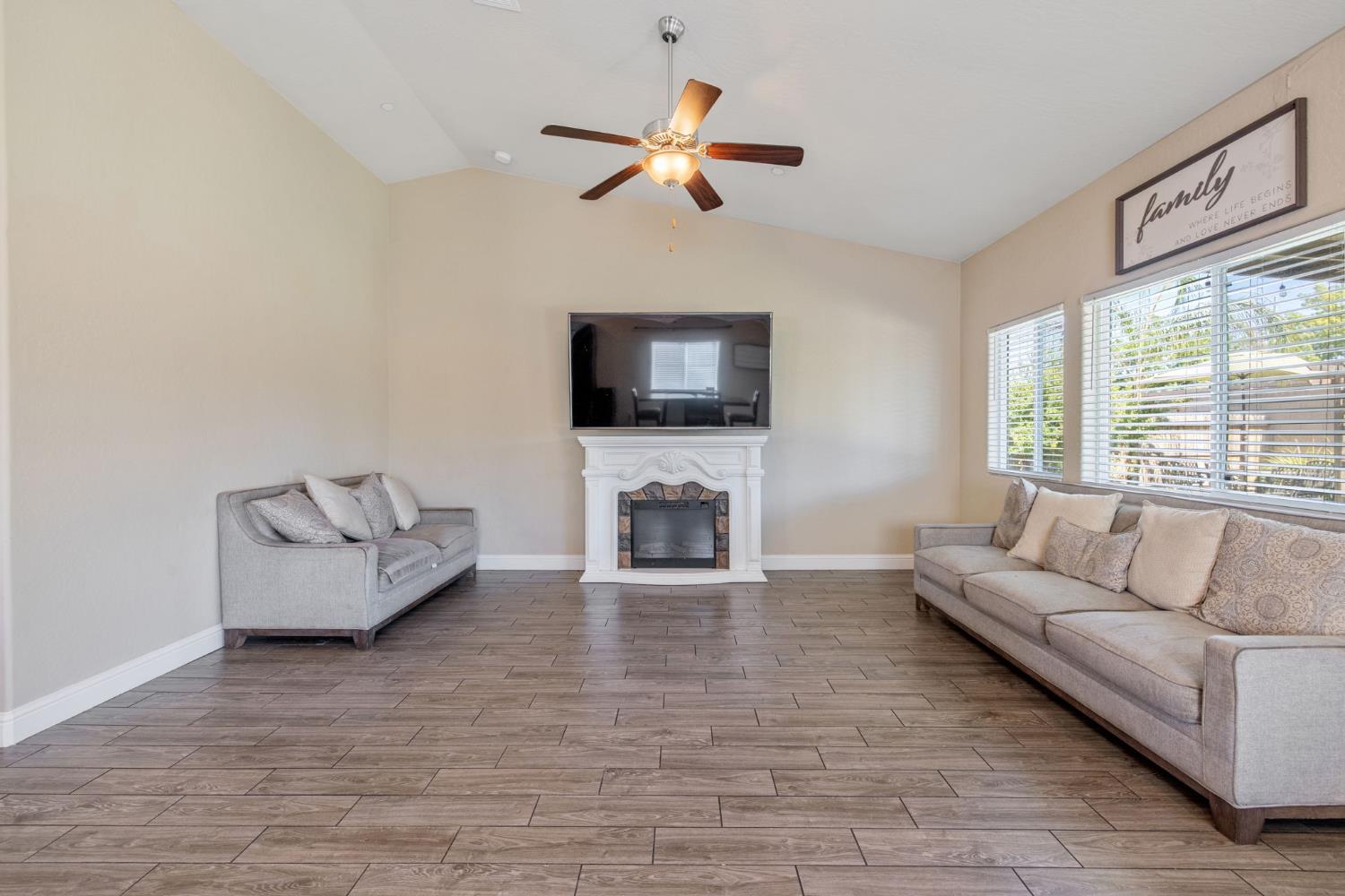 757 Strada Street Lemoore, CA 93245 - Photo 17 of 63