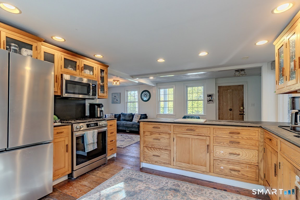700 Watertown Road Middlebury, CT 06762 - Photo 15 of 40