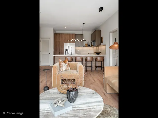 $4,350 | 1257 North Ashland Avenue, Unit 205, Chicago, IL 60622