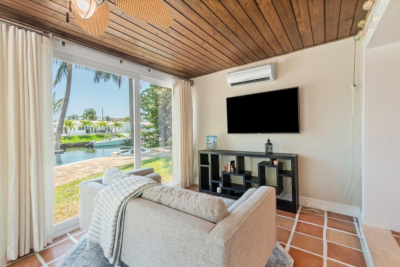 1342 Southwest 5th Avenue Boca Raton, FL 33432 - Photo 15 of 36 014-1342Southwest5thAvenue-BocaRaton-FL-