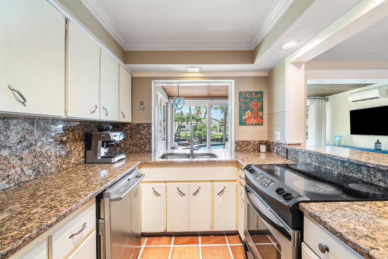 1342 Southwest 5th Avenue Boca Raton, FL 33432 - Photo 10 of 36 009-1342Southwest5thAvenue-BocaRaton-FL-