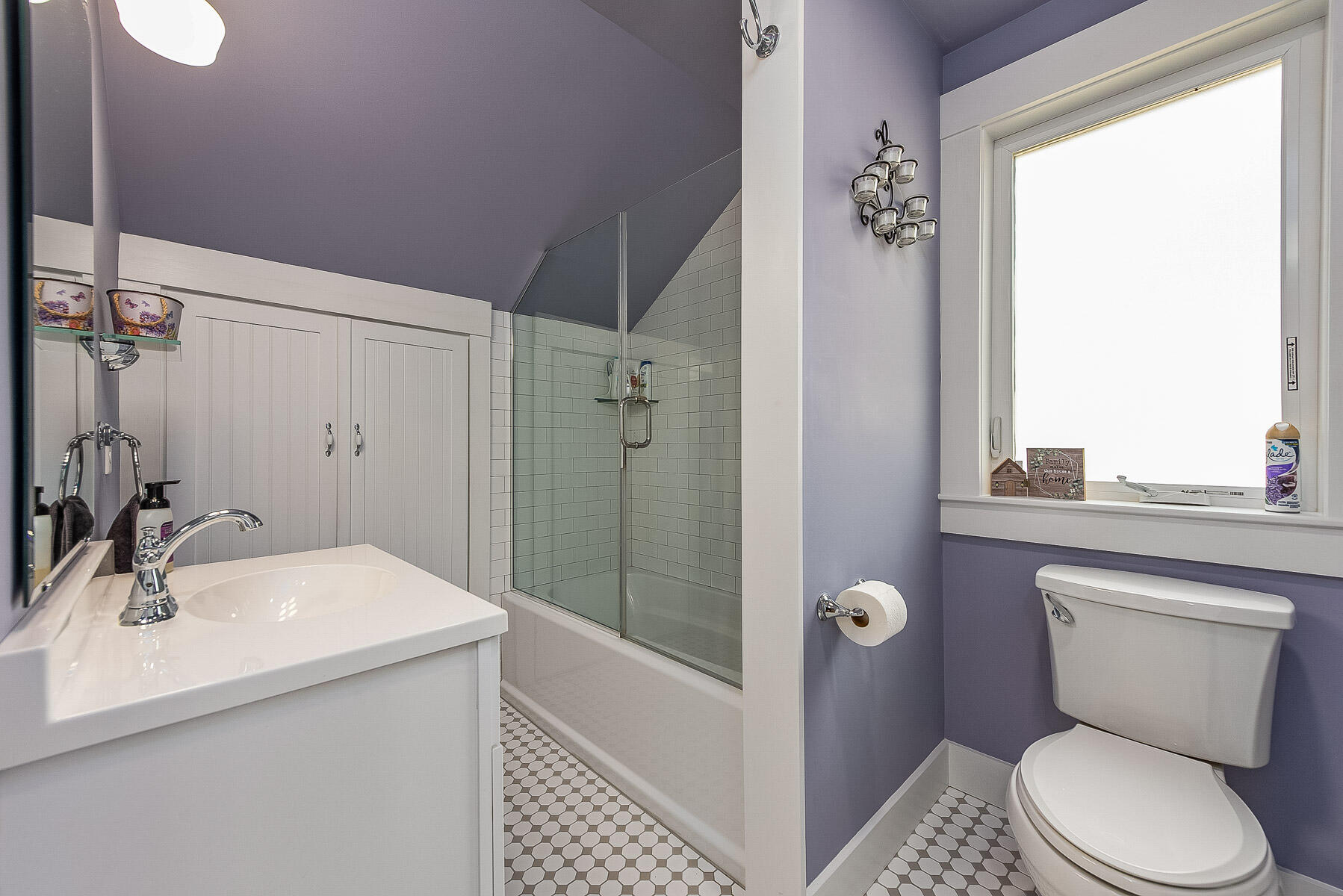 6 Greenaway Avenue Springvale, ME 04083 - Photo 31 of 60 Upstairs Bathroom