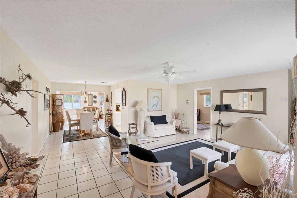 1181 Southland Road Venice, FL 34293 - Photo 12 of 51 Gallery Image 12