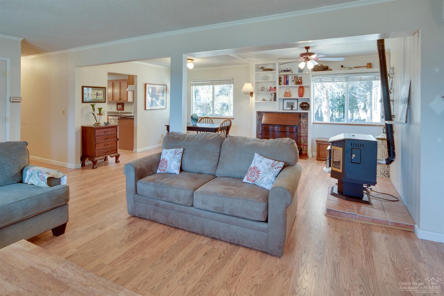 1517 Northwest Rimrock Drive Redmond, OR 97756 - Photo 8 of 24 Additional Photo
