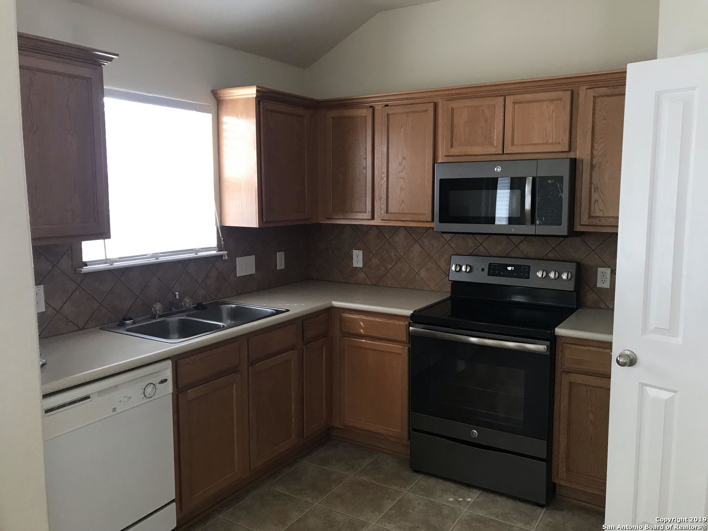 3515 Dunlap Fields Converse, TX 78109 - Photo 5 of 14