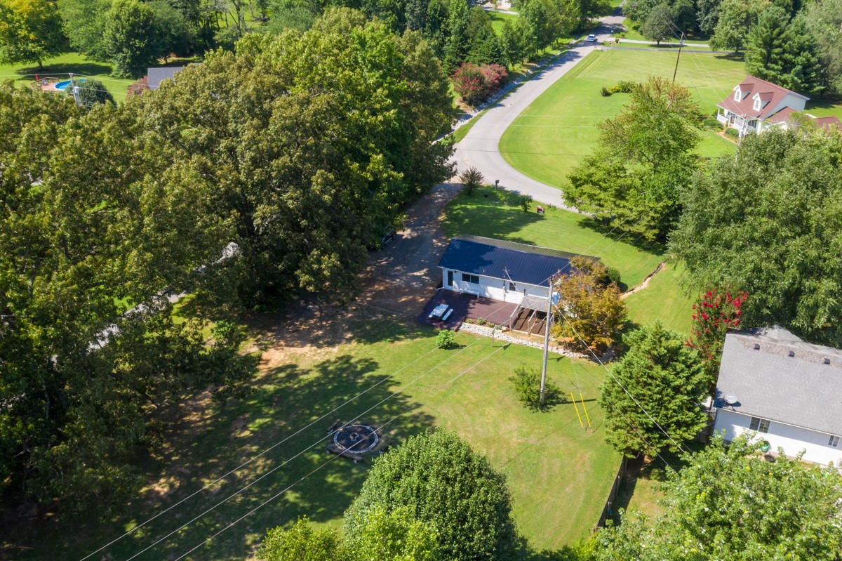 341 Lee Road Cottontown, TN 37048 - Photo 41 of 43 an aerial view of a swimming pool