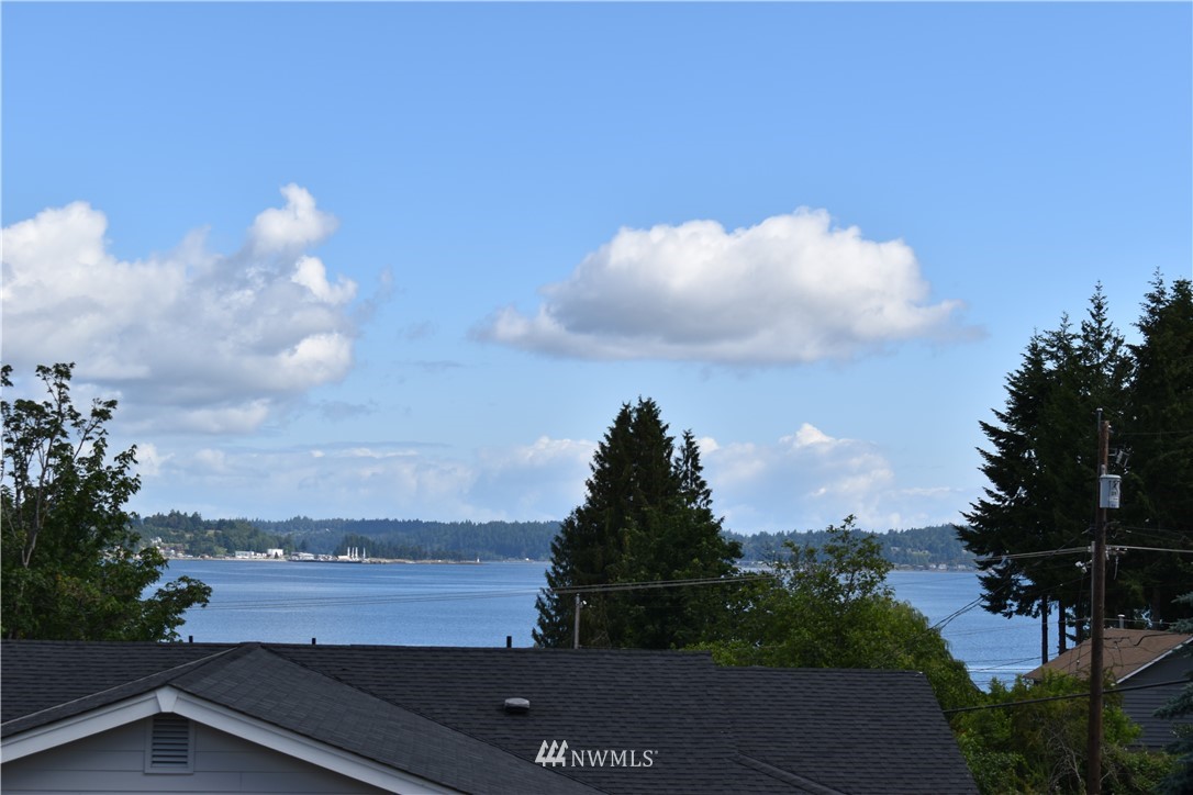 3040 Anderson Road Southeast Port Orchard, WA 98366 - Photo 2 of 24 Gallery Image 2