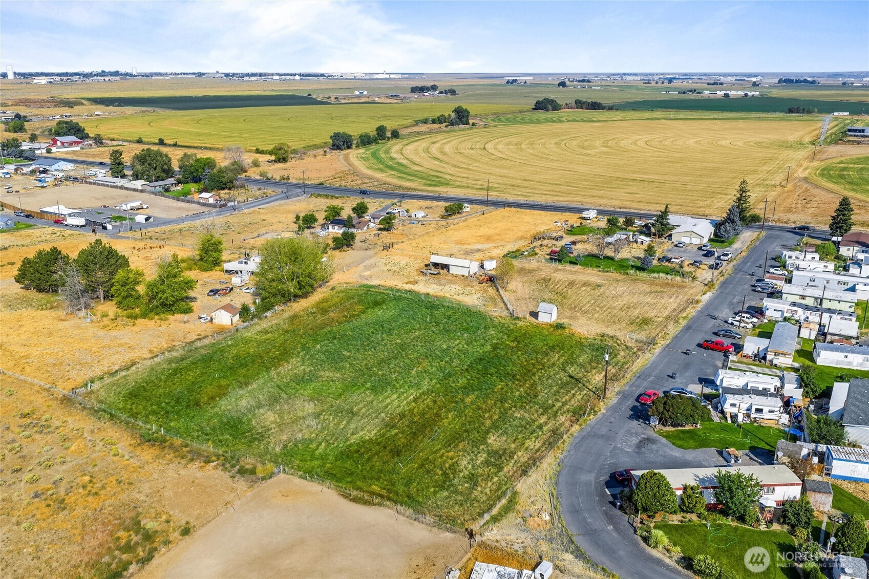 9749 Harris Road Northeast Moses Lake, WA 98837 - Photo 13 of 25 a view of a city and an ocean view