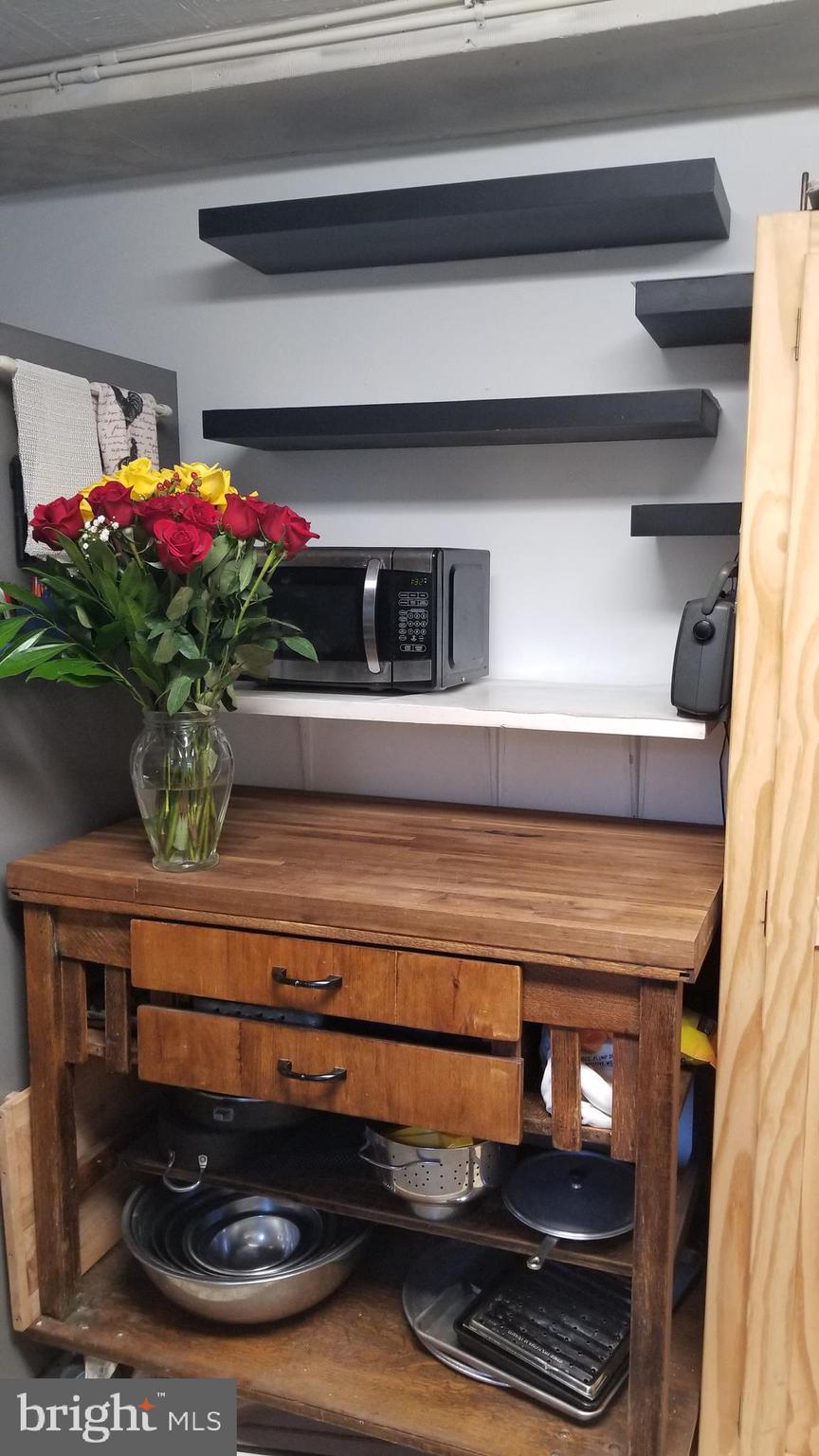 10199 Dead End Road Delaplane, VA 20144 - Photo 22 of 55 Nook in kitchen