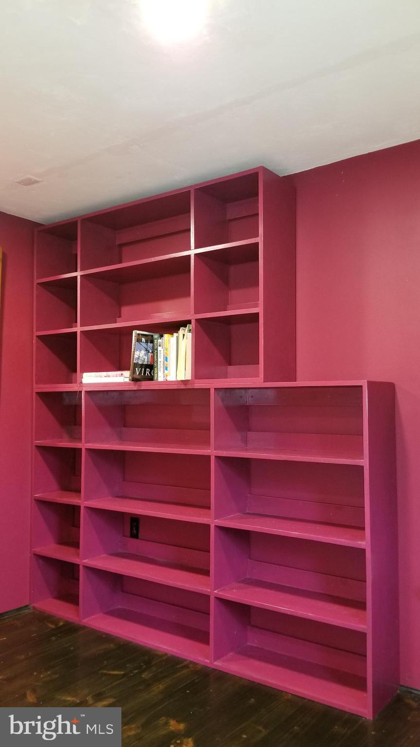 10199 Dead End Road Delaplane, VA 20144 - Photo 26 of 55 Built-in shelves in main level bedroom