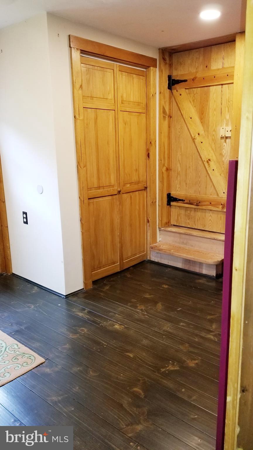 10199 Dead End Road Delaplane, VA 20144 - Photo 30 of 55 Main level BR