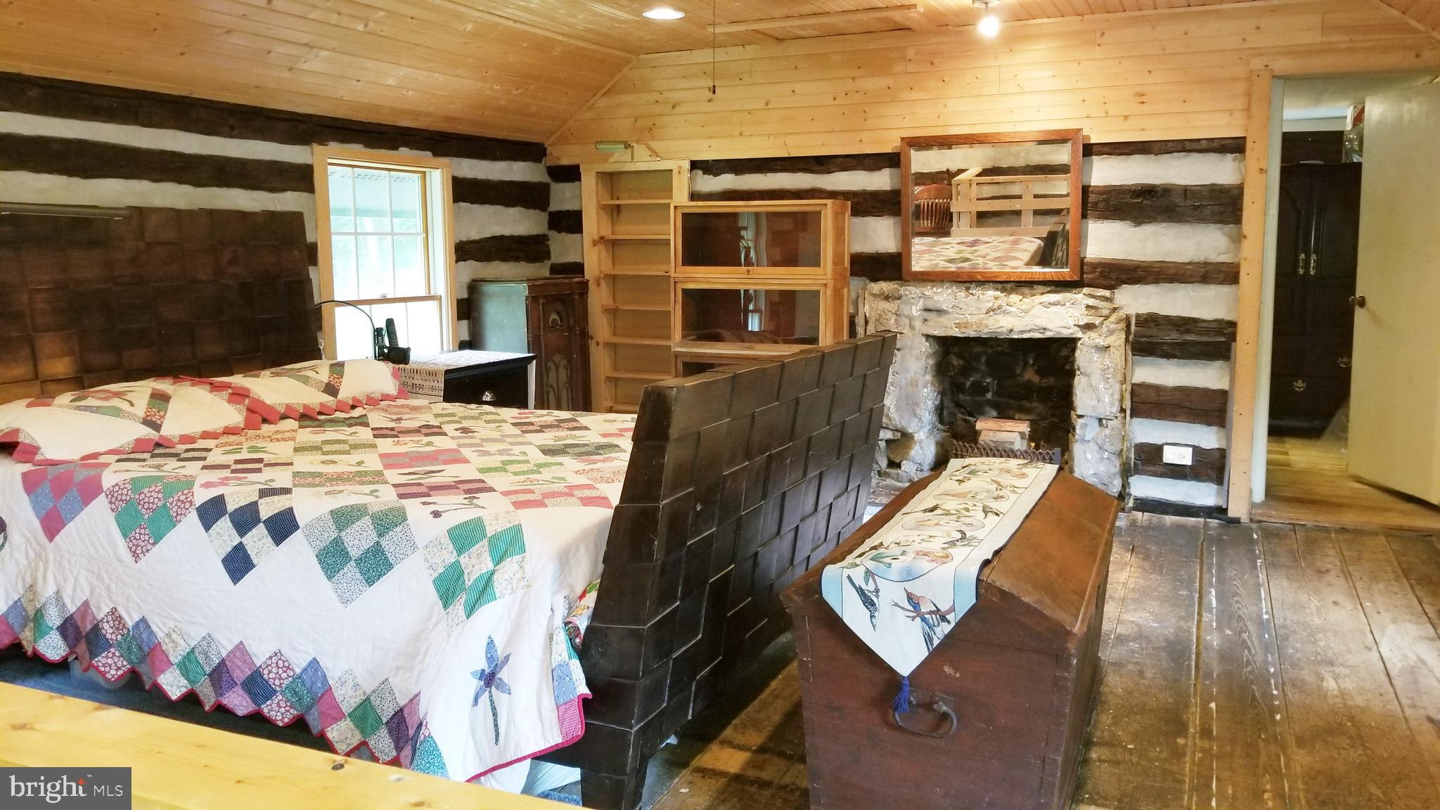 10199 Dead End Road Delaplane, VA 20144 - Photo 4 of 55 Lofted den, presently used as a bedroom